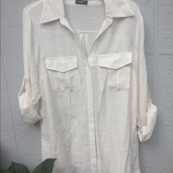 Light button down top with long sleeve - Picture 2 of 4